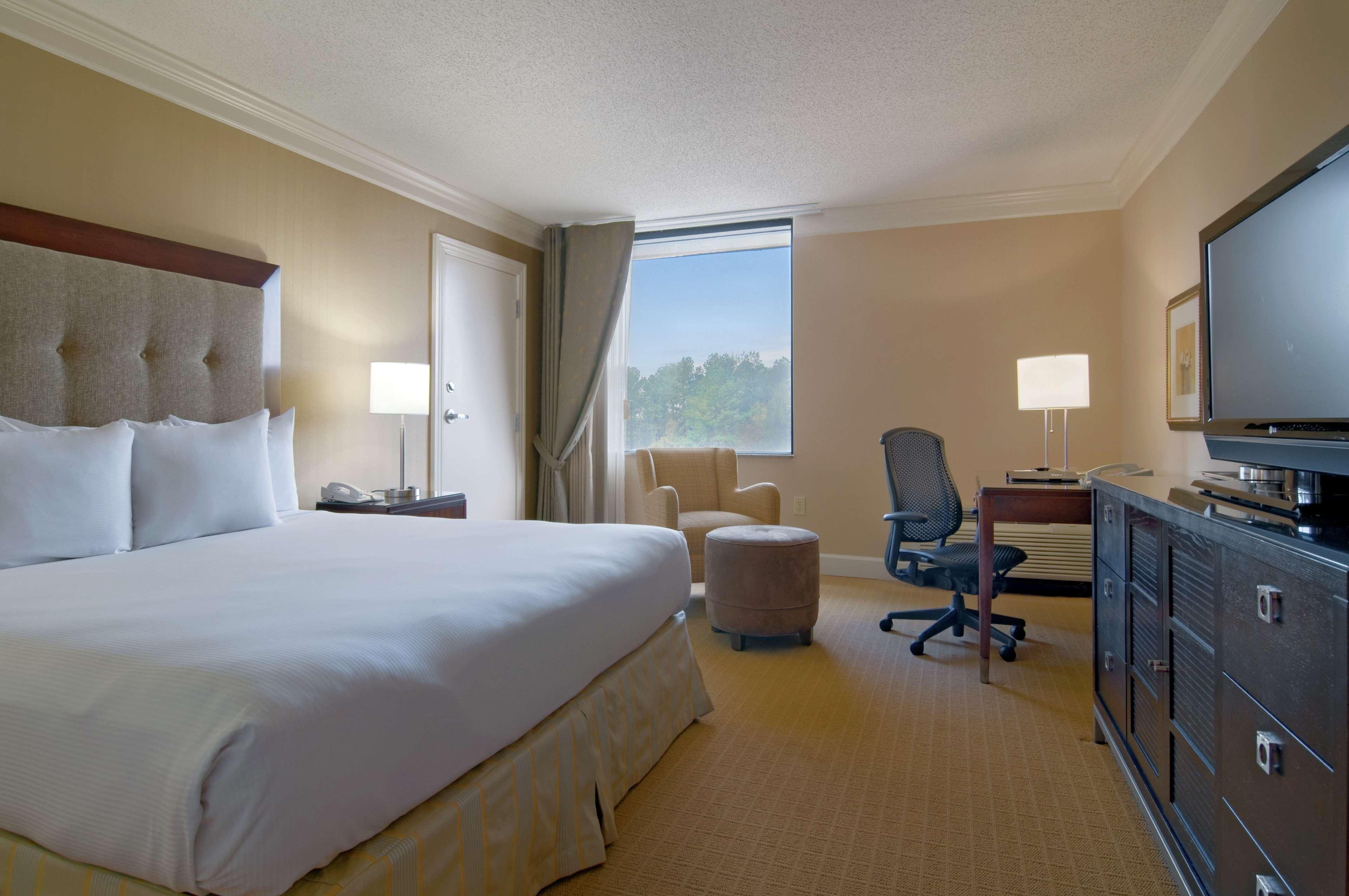 Hotel Hilton Raleigh North Hills Exterior foto